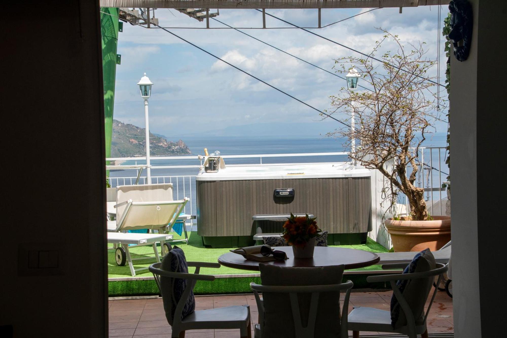 Dream View Suites تاورمينا المظهر الخارجي الصورة